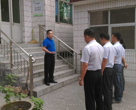 漆強(qiáng)化工總經(jīng)理張文親身去到了河北正定服務(wù)中心1