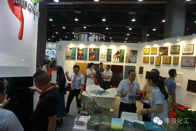 漆強化工亮光漆廠家中博會現(xiàn)場2