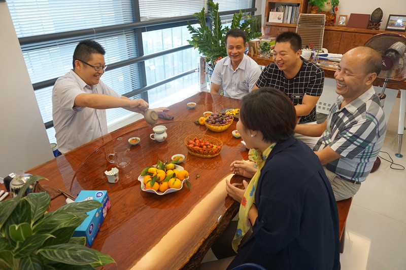 湖南商會家具協(xié)會會長李祖成先生到訪漆強(qiáng)化工